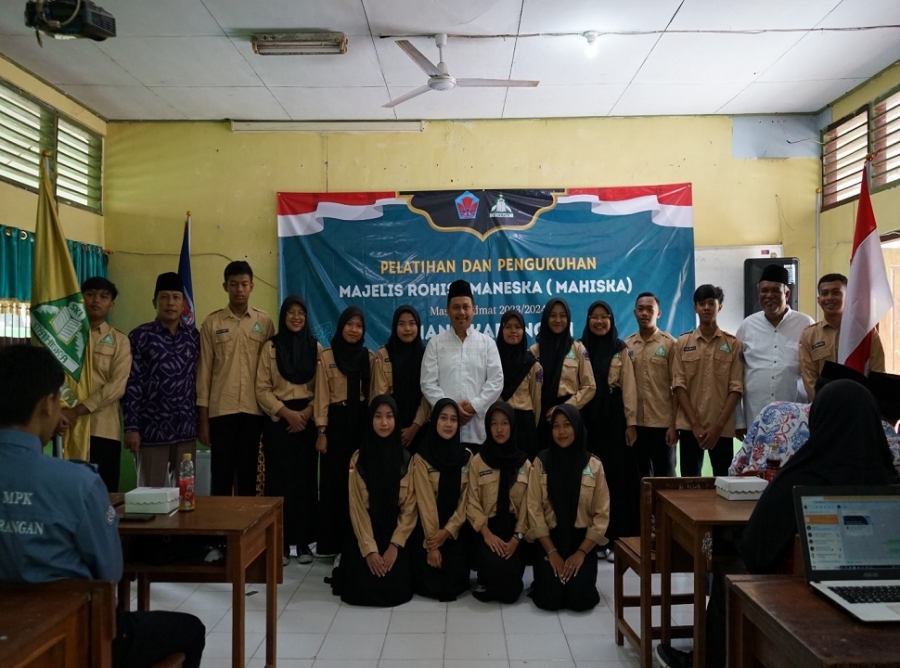 MAHISKA GELAR PELATIHAN DAN PENGUKUHAN PENGURUS BARU