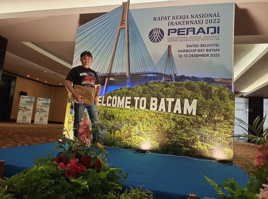 KETUA KOMITE SMANESKA TRENGGALEK IKUTI RAKERNAS PERADI