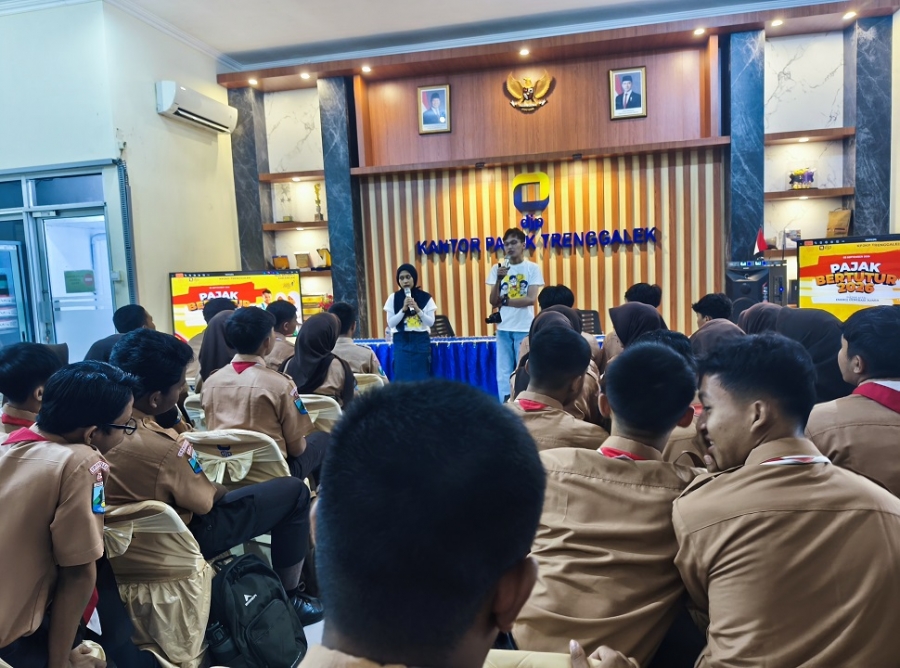 36 SISWA SMAN 1 KARANGAN IKUTI &ldquo;PAJAK BERTUTUR&rdquo; DI TRENGGALEK