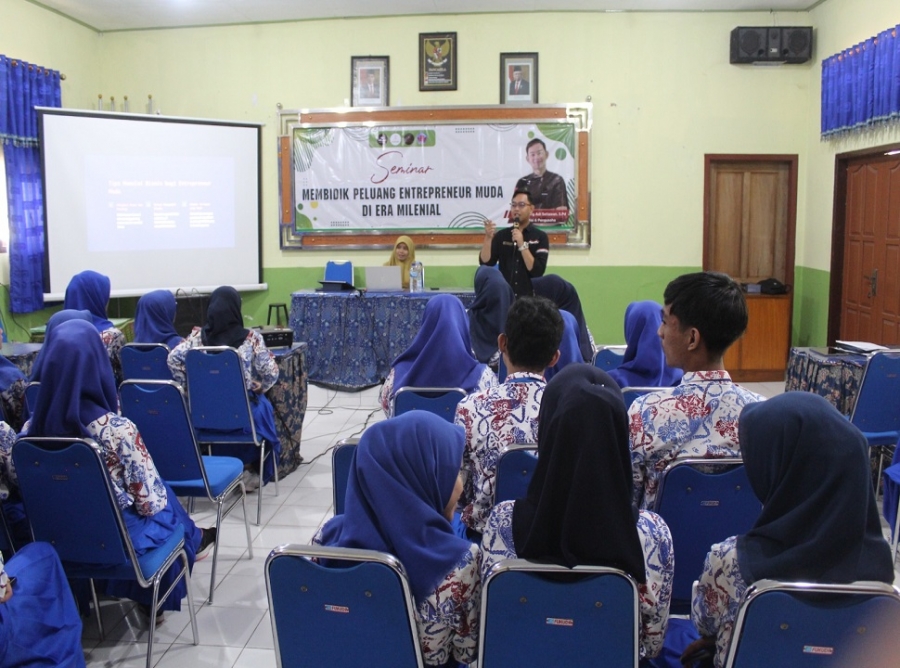 TELAH DIGELAR SEMINAR BISNIS GEN Z DI SMANESKA SELASA, 30/01/2024