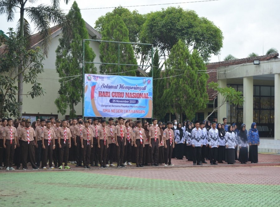 GELAR UPACARA PERINGATAN HARI GURU NASIONAL 2023 DI SMANESKA