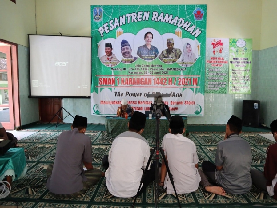 PESANTREN RAMADHAN VIRTUAL SMAN 1 KARANGAN 1442 H