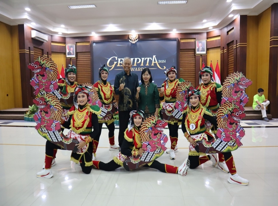 TIM SENAM BHARGAVA SMANESKA TAMPIL MEMUKAU DI FINAL