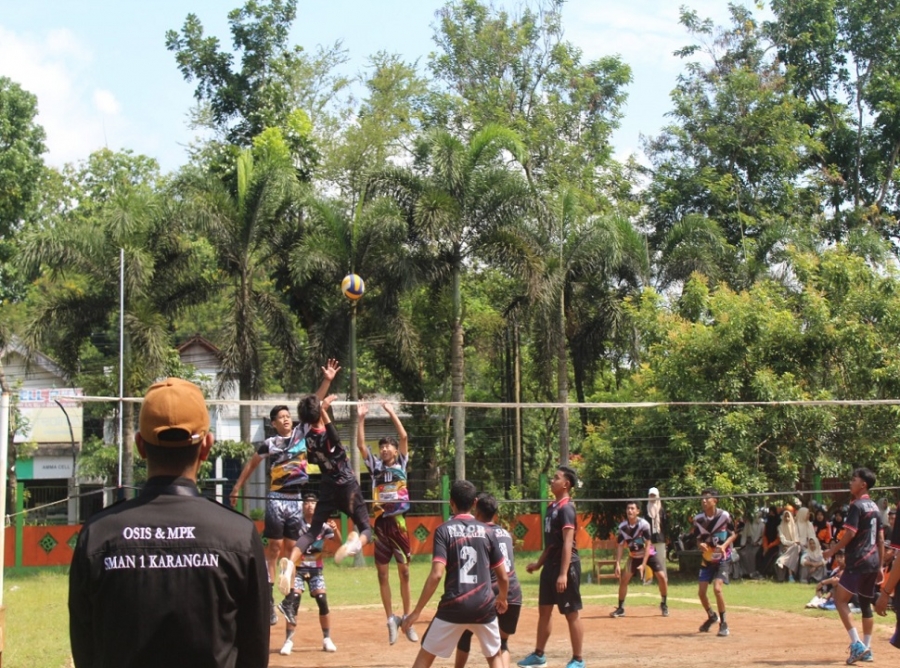 HARI PERTAMA CLASSMEET SMAN 1 KARANGAN SEMESTER GANJIL