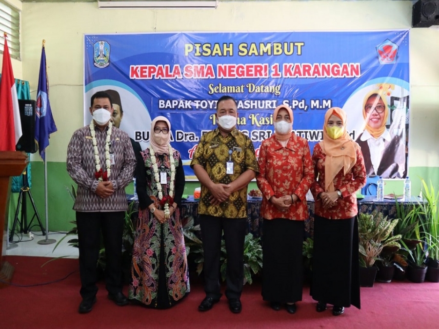 PISAH SAMBUT KEPALA SMAN 1 KARANGAN TRENGGALEK,