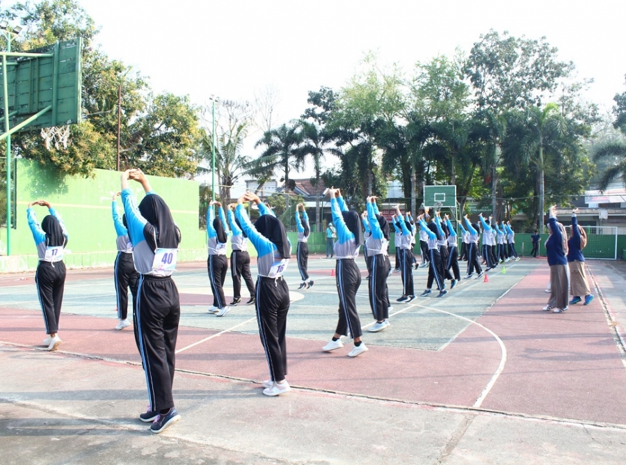 40 SISWA/SISWI SMANESKA IKUTI TES KEBUGARAN SISWA INDONESIA