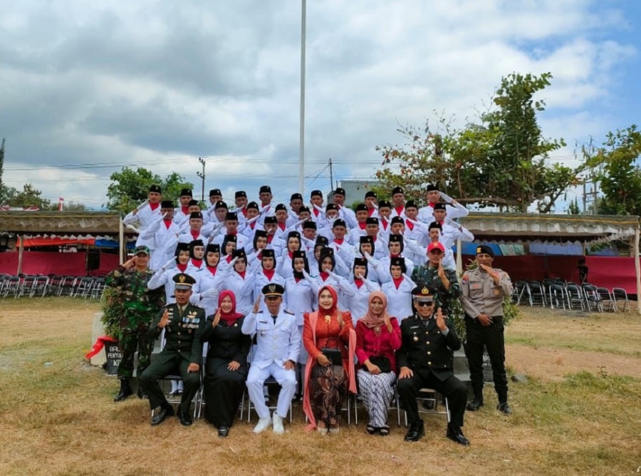 18 DIANTARA PESERTA PASKIBRA KARANGAN DARI SMAN 1 KARANGAN