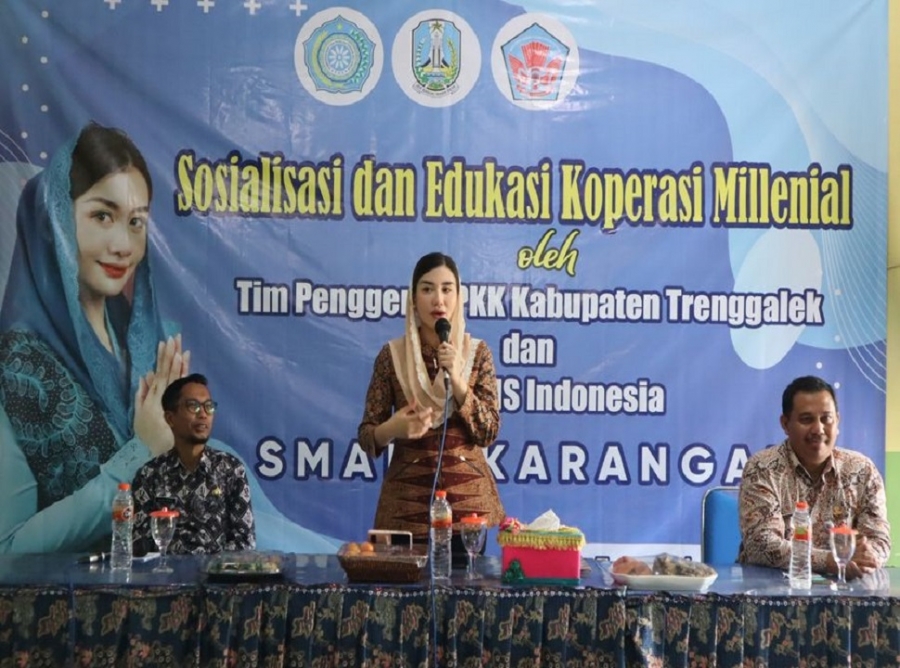 SOSIALISASI DAN EDUKASI KOPERASI MILLENIAL DI SMAN 1 KARANGAN