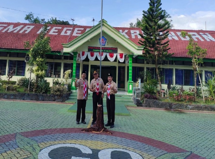 PRAMUKA KWARAN KARANGAN GELAR KARANG PAMITRAN DI SMANESKA