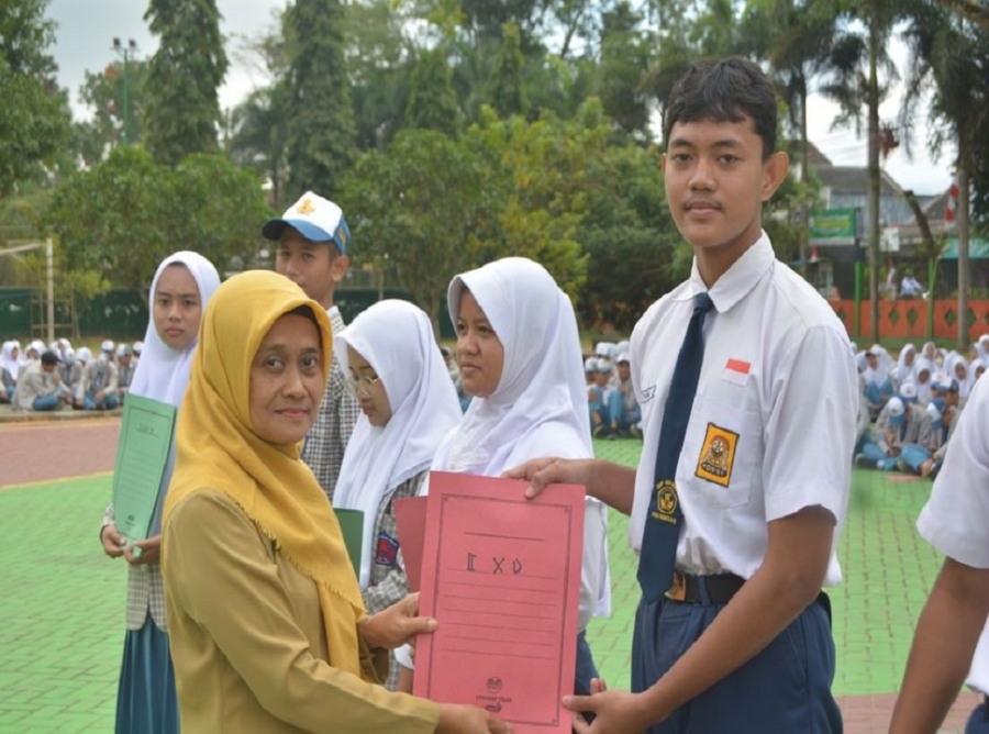 JUARA BAZAR KELAS X DIES NATALIS SMANESKA TAHUN 2023