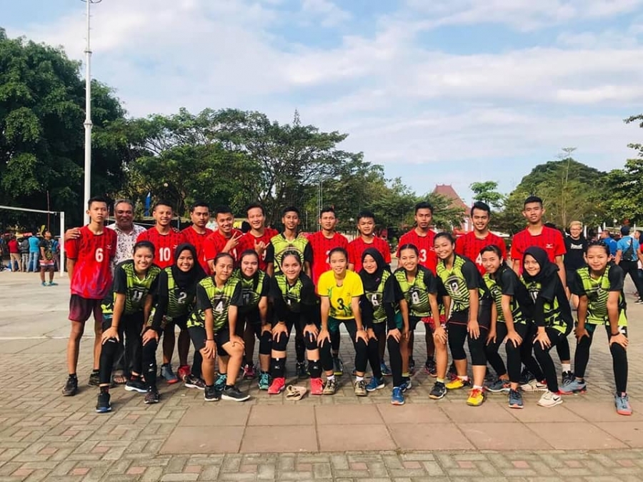TIM BOLA VOLY PUTRI SMANESKA TRENGGALEK RAIH &ldquo;JUARA 1&rdquo;